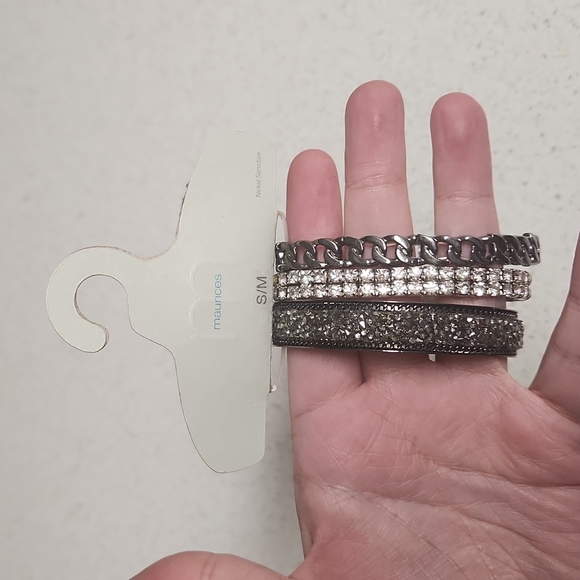 Maurices NWT 3 Piece Blingy Bracelet Set Size S/M - Picture 1 of 6